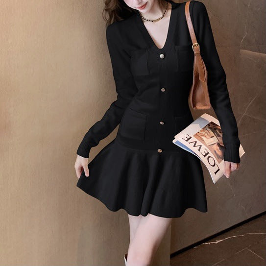 Autumn and Winter Classic Style Hot Girls VCollar Waist Slimming Single-Breasted Long Sleeve Knitted Dress Women